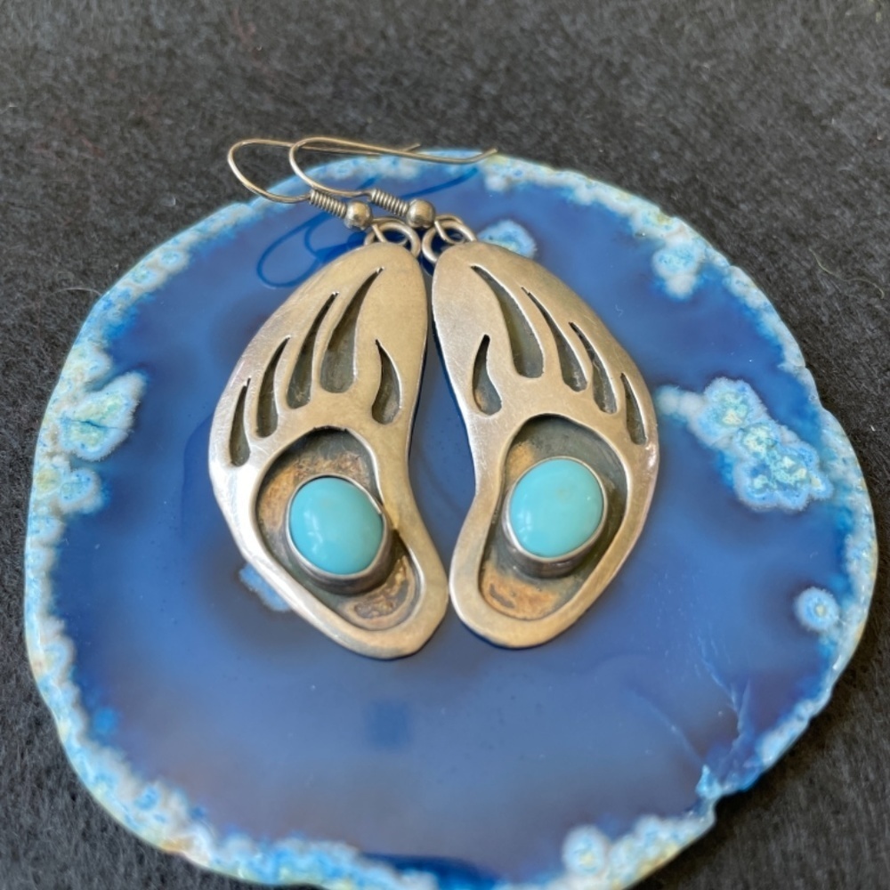 Turquoise Native American bear claw earrings. - Picture 6 of 8
